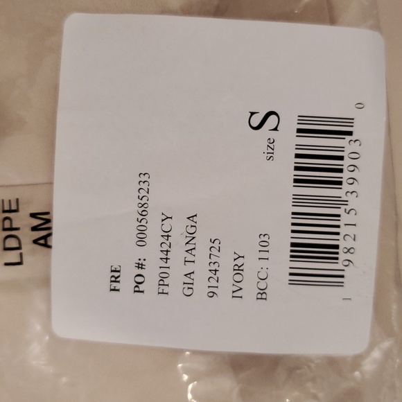 Free People Intimately French Cut Elegant Lace Ruffle Panty- Cream Size S NWT - Picture 3 of 6